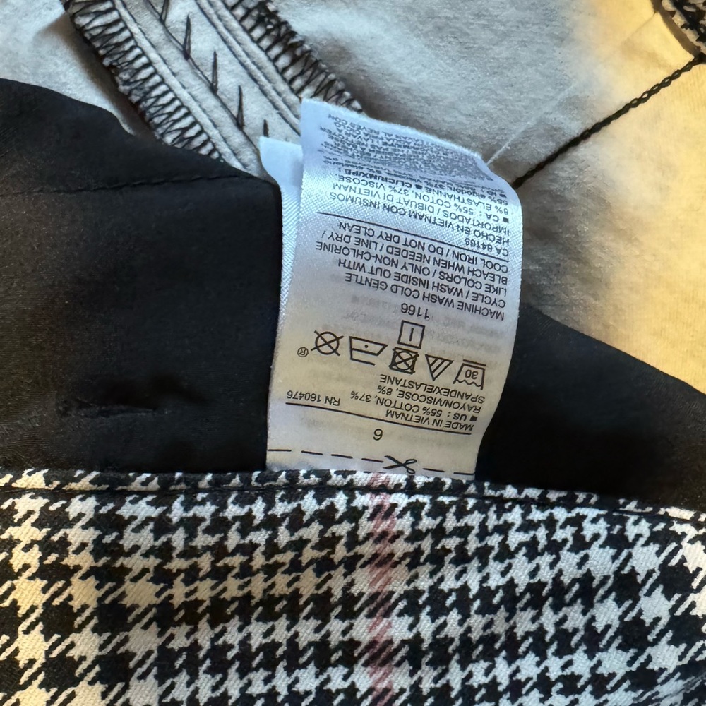 Old Navy Pixie Pants - image 4